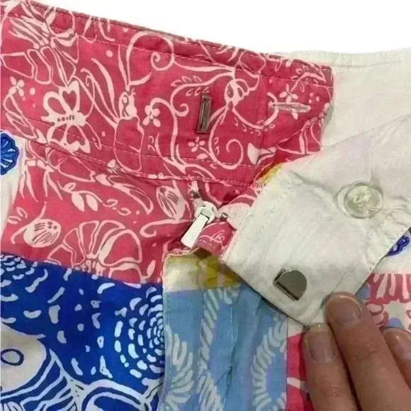 Lilly Pulitzer Floral Embroidered Patchwork‎ Women’s Shorts Size 4 - Picture 8 of 10